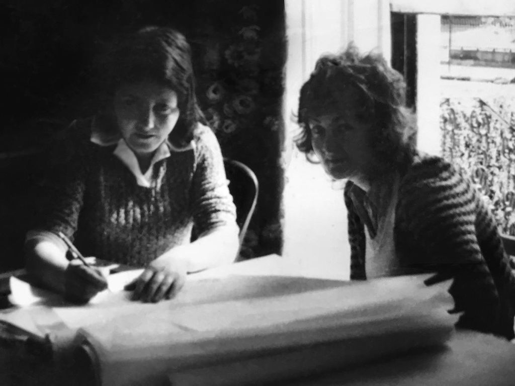Шелли Макнамара и Ивонн Фаррелл во время учебы в UCD, 1974г.